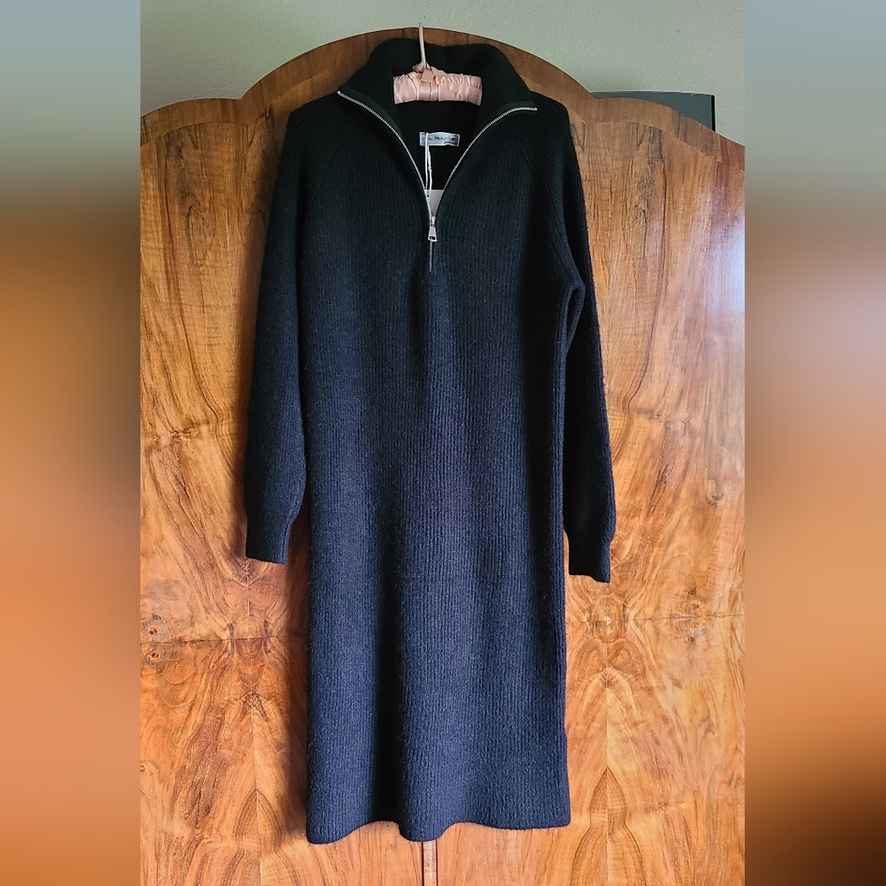 Elegant Black Zip-Up Maxi Dress